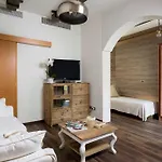Western Maison B מלון