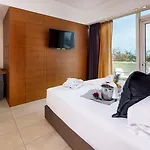Western Maison B 4*