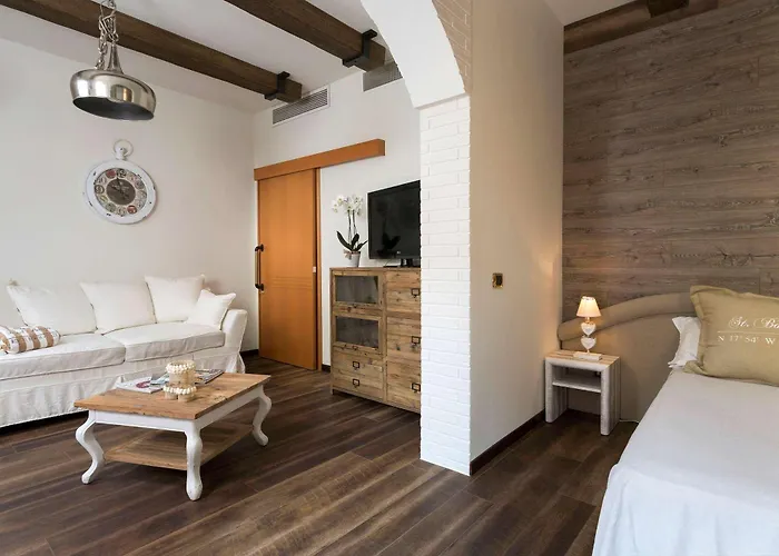 Western Maison B 4*