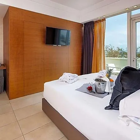 Western Maison B 4*