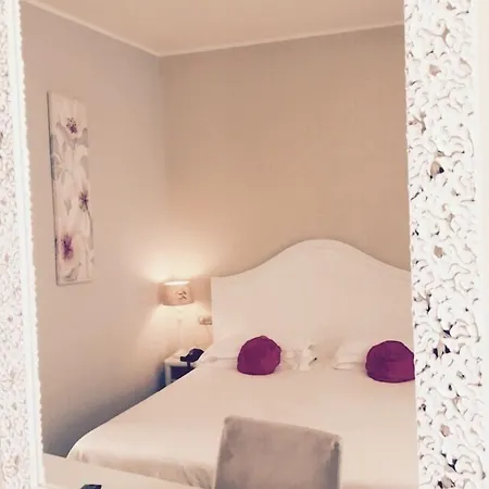 Western Maison B Отель