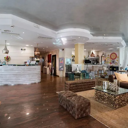 Western Maison B Отель 4*