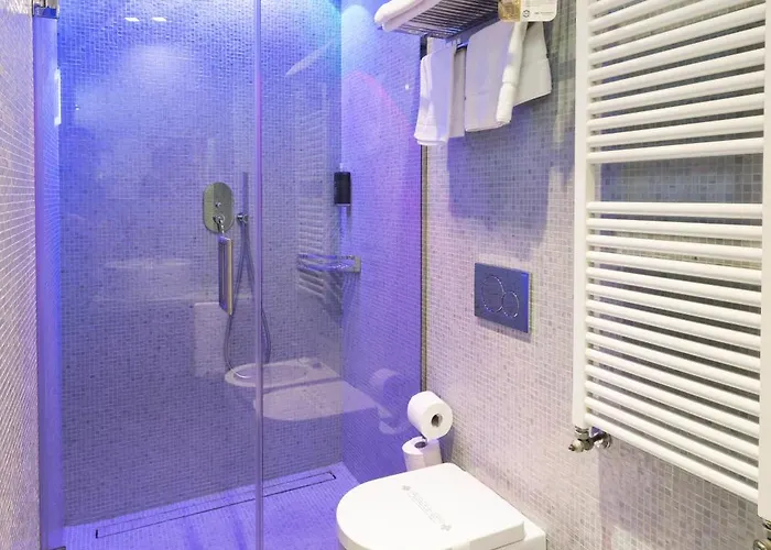 Otel Western Maison B