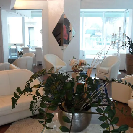 Western Maison B Rimini