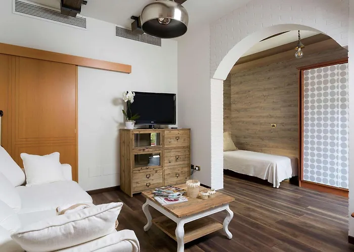 Western Maison B فندق